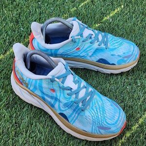 HOKA CLIFTON 8 - Womens Athletic Shoes - SIZE 7.5B